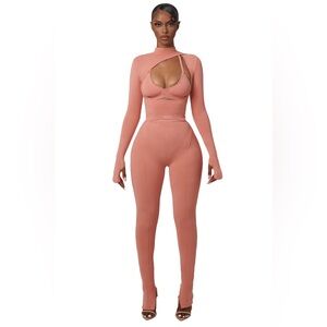 Yagi Wrld Maui leggings & Maui long sleeve top with bra